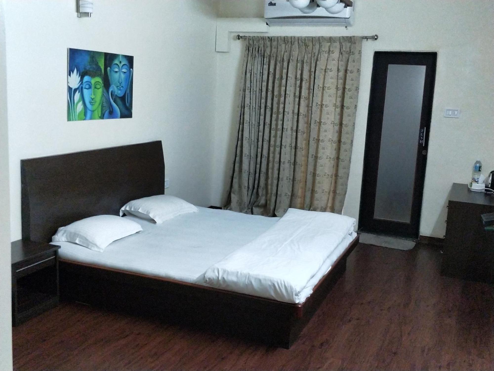 Apple Tree Apartments Koregaon Park Pune Luaran gambar